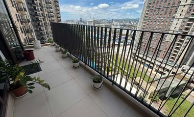 Large 1BR with Balcony with Sea view in Mandani Bay Cebu. Interior Design & MoveIn Ready.