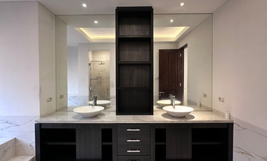 DIJUAL RUMAH CANTIK & NYAMAN DI KAWASAN FAVORIT KEMANG