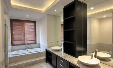 DIJUAL RUMAH CANTIK & NYAMAN DI KAWASAN FAVORIT KEMANG