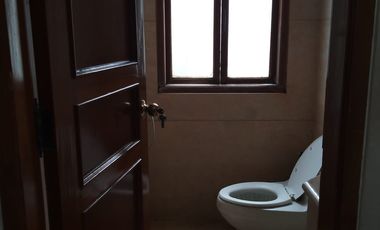 RUMAH BAGUS 2 LANTAI MINIMALIS MODERN LINGKUNGAN ASRI NYAMAN SIAP HUNI DI TAMAN SAKURA BANDUNG