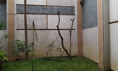 RUMAH BAGUS 2 LANTAI MINIMALIS MODERN LINGKUNGAN ASRI NYAMAN SIAP HUNI DI TAMAN SAKURA BANDUNG