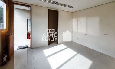 Luxury Residence with Expansive Terrace at Maria Luisa Park