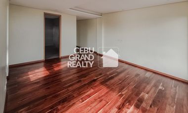 Luxury Residence with Expansive Terrace at Maria Luisa Park