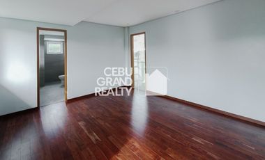 Luxury Residence with Expansive Terrace at Maria Luisa Park