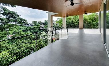 Luxury Residence with Expansive Terrace at Maria Luisa Park