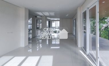 Luxury Residence with Expansive Terrace at Maria Luisa Park