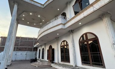 Rumah Raya Mojo Klanggru Rumah mewah lama, terawat, cocok untuk sekolah, tempat tinggal, klinik, dll