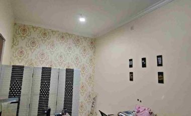 Disewakan murah Ruangan kantor untuk 4-6 orang