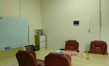 Disewakan murah Ruangan kantor untuk 4-6 orang