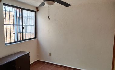 Casa en condominio con alberca y vigilancia cerca de Burgos