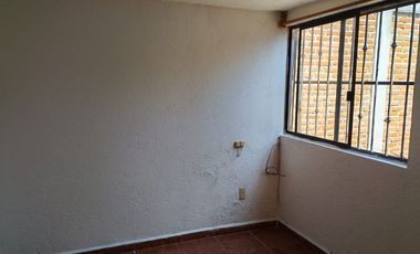 Casa en condominio con alberca y vigilancia cerca de Burgos