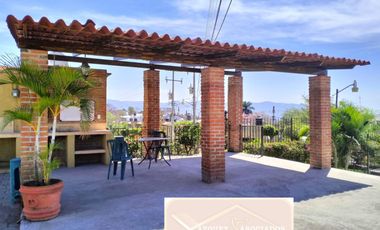 Casa en condominio con alberca y vigilancia cerca de Burgos