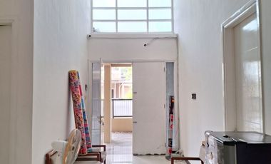 Disewakan Rumah  Pondok Chandra, Cluster Saphire, Delima Barat. Bagus, minimalis, siap pakai.