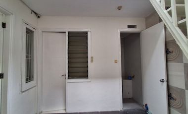 Disewakan Rumah  Pondok Chandra, Cluster Saphire, Delima Barat. Bagus, minimalis, siap pakai.