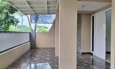 Disewakan Rumah  Pondok Chandra, Cluster Saphire, Delima Barat. Bagus, minimalis, siap pakai.