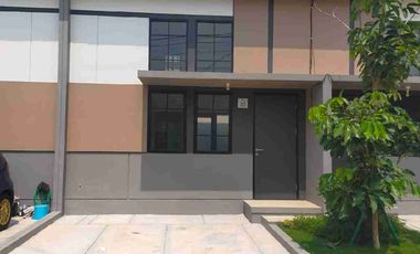 Disewakan  rumah  2 lantai (mezzanine) 2 kamar tidur kondisi masih baru di Srimaya Residences Bekasi