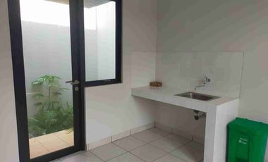 Disewakan  rumah  2 lantai (mezzanine) 2 kamar tidur kondisi masih baru di Srimaya Residences Bekasi