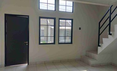 Disewakan  rumah  2 lantai (mezzanine) 2 kamar tidur kondisi masih baru di Srimaya Residences Bekasi