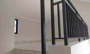 Disewakan  rumah  2 lantai (mezzanine) 2 kamar tidur kondisi masih baru di Srimaya Residences Bekasi