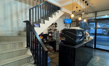 Ruko 3 Lantai Area Harapan Indah Lokasi Super Ramai Peluang Emas Usaha