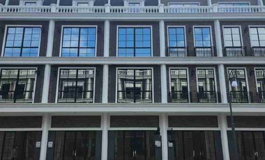 Disewa dan Jual Ruko PIK2 dekat sekolah 3 lantai Brand New