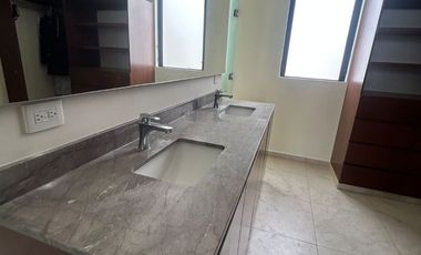 Penthouse de 3 recámaras, sin muebles, con paneles solares, dentro de periférico.