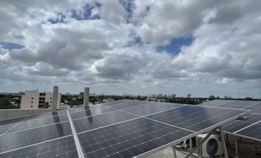 Penthouse de 3 recámaras, sin muebles, con paneles solares, dentro de periférico.
