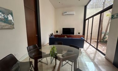 Penthouse de 3 recámaras, sin muebles, con paneles solares, dentro de periférico.