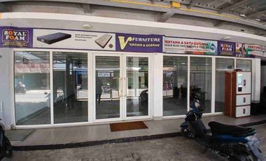 Disewakan ruko gandeng komersil strategis sudah pintu kaca kosambi