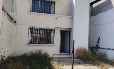 CASA EN RENTA EL LA HUERTA