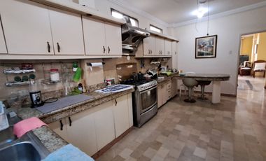 Venta de Casa en Av Comercial de Bellavista en Guayaquil 400 m² de Construccion