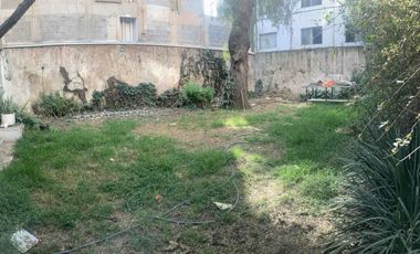 CASA (CON JARDÍN) PARA REMODELAR EN UNA EXCELENTE UBICACIÓN