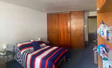 CASA (CON JARDÍN) PARA REMODELAR EN UNA EXCELENTE UBICACIÓN