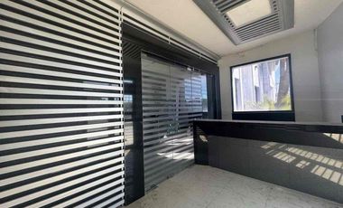 SE RENTA EDIFICIO COMERCIAL Maquinados o INDUSTRIAL