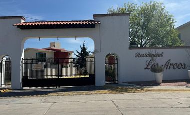 ATRACTIVA CASA RESIDENCIAL EN VENTA # 7, DENTRO DE UN FRACCIONAMIENTO PRIVADO.