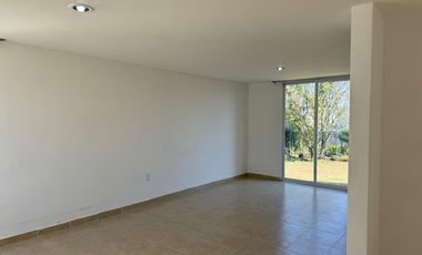 ATRACTIVA CASA RESIDENCIAL EN VENTA # 7, DENTRO DE UN FRACCIONAMIENTO PRIVADO.