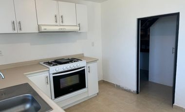 ATRACTIVA CASA RESIDENCIAL EN VENTA # 7, DENTRO DE UN FRACCIONAMIENTO PRIVADO.