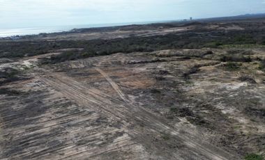 Venta de Terreno Turístico Comercial en Playas Engabao con 42000 m²