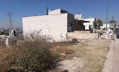 EN HERMOSA PRIVADA CON VISTA ESPECTACULAR   $2,250,000  4  4  2   1  4  8   8  3  1  8