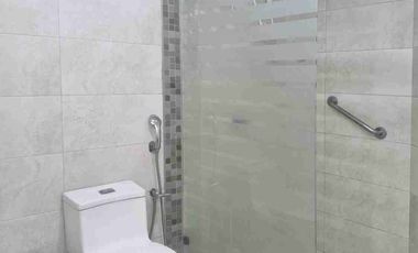 🟢ALQUILER LINDA SUITE AMOBLADA CON PARQUEO EN SANTA CECILIA - CEIBOS🟢