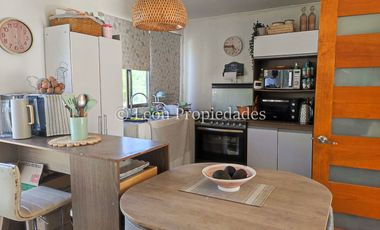 Leon Propiedades vende parcela con casa en zona comercial, sector El Ajial, Curacaví.