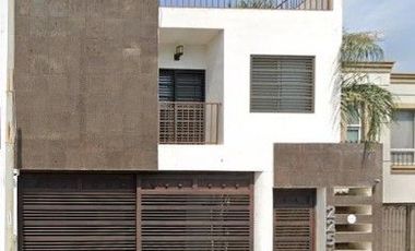 SE VENDE HERMOSA CASA EN MONTERREY OPORTUNIDAD DE INVERSIÓN