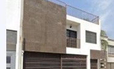 SE VENDE HERMOSA CASA EN MONTERREY OPORTUNIDAD DE INVERSIÓN
