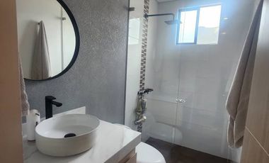 ¡La vida que soñaste en Cota te espera! 🌿🏡  ¿Buscas espacio, seguridad y confort para tu familia? Esta casa en Tarragona Club House lo tiene todo. C