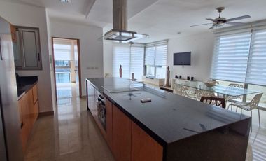 Luxury PH for Rent in Playa del Carmen: Modern Design & Prime Location