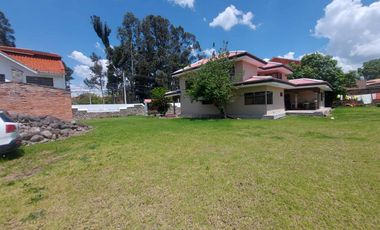 Terreno de venta en plena Ave. Primero de mayo Cuenca. a 300 metros de los 3 puentes. Ideal para edificio IPRUS 10 PISOS