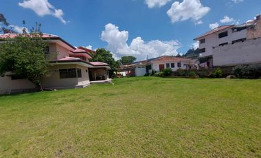 Terreno de venta en plena Ave. Primero de mayo Cuenca. a 300 metros de los 3 puentes. Ideal para edificio IPRUS 10 PISOS