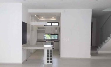 venta casa en residencial Río Av 135 Cancun