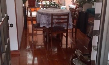 🏠 ¡Oportunidad en Cota! Casa de 2 Niveles en Conjunto PrivadoSe vende acogedora casa de 90 $m^2$ ubicada en un conjunto residencial pequeño y tranqui