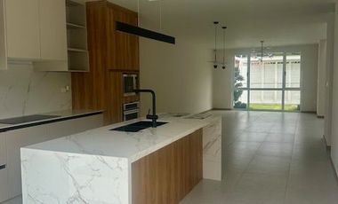 Se vende casa en Cuenca, Ecuador, Parroquia Machangara.